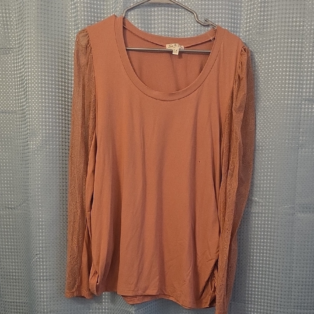 Women's Lace Sleeve Top - Dusty Pink